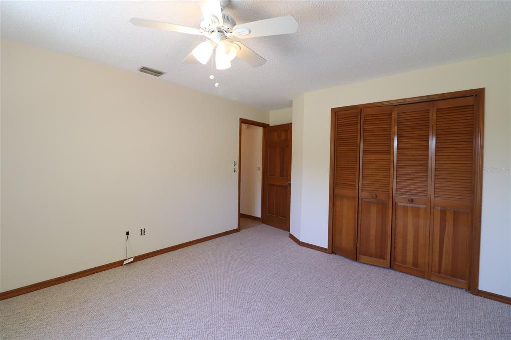 For Rent: $2,100 (3 beds, 2 baths, 2109 Square Feet)