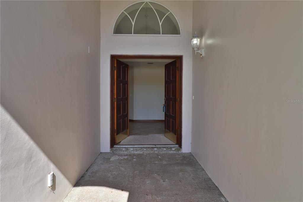 For Rent: $2,100 (3 beds, 2 baths, 2109 Square Feet)