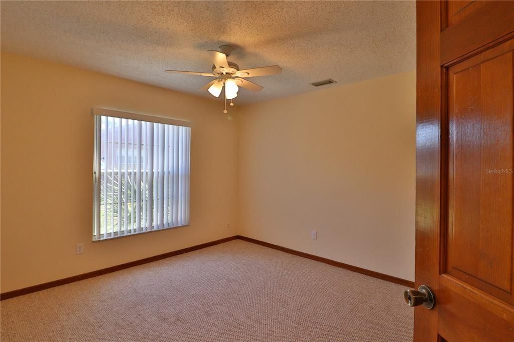 For Rent: $2,100 (3 beds, 2 baths, 2109 Square Feet)