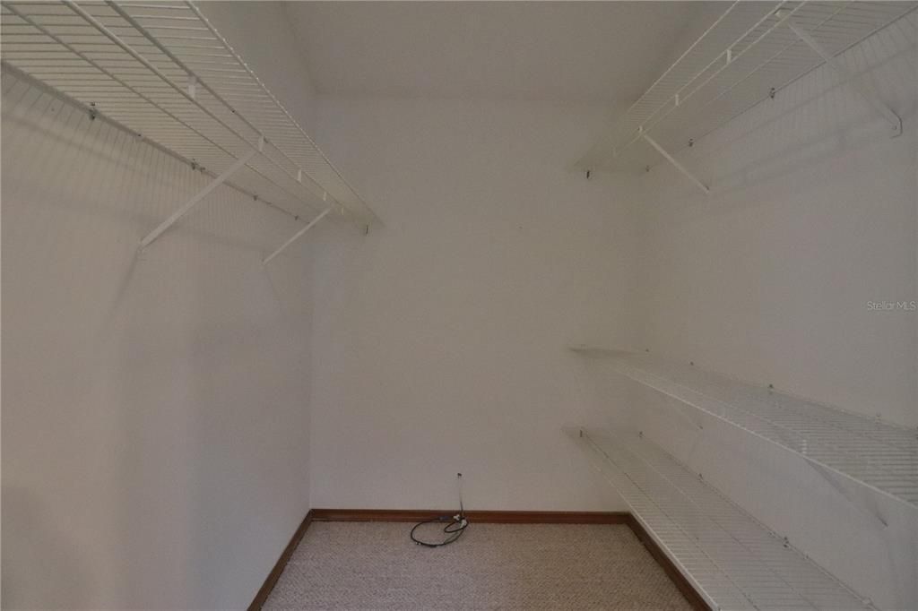 For Rent: $2,100 (3 beds, 2 baths, 2109 Square Feet)