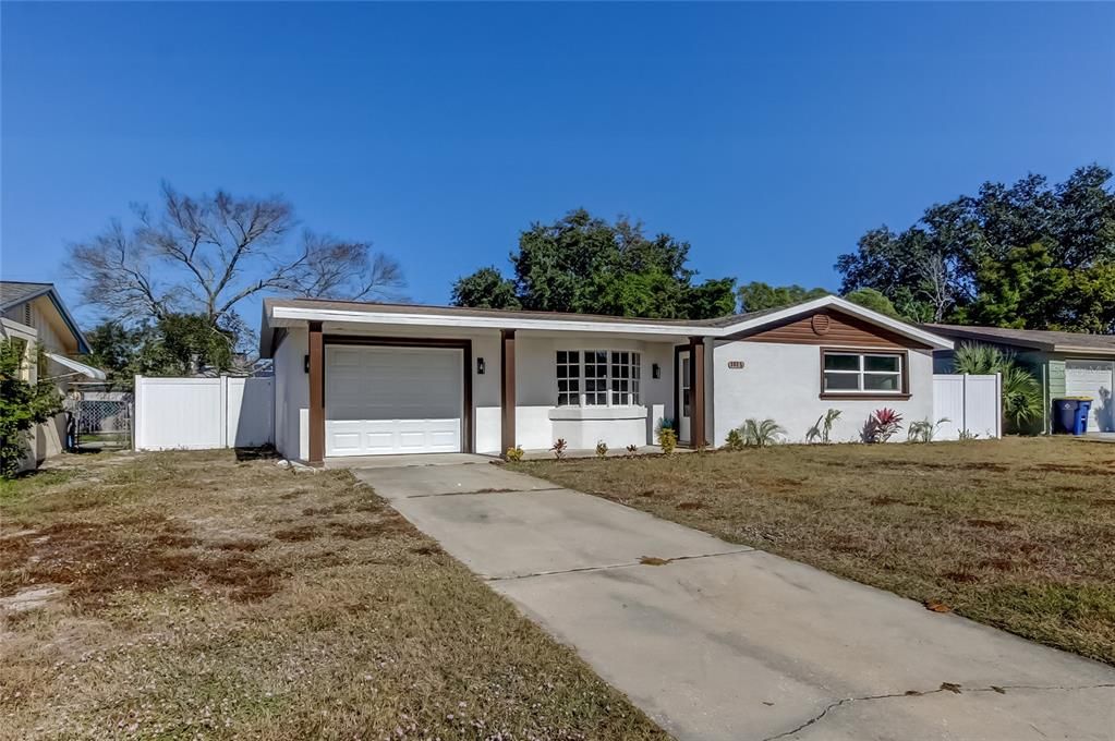 На продажу: $245,000 (3 спален, 2 ванн, 1134 Квадратных фут)