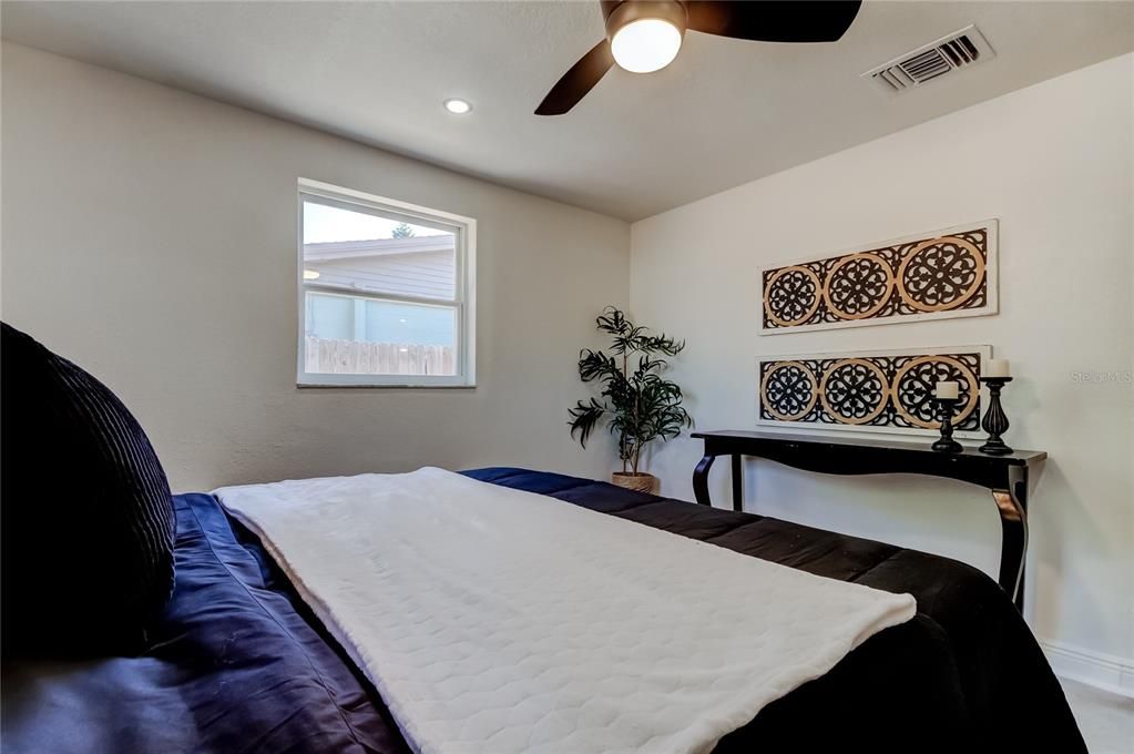 На продажу: $245,000 (3 спален, 2 ванн, 1134 Квадратных фут)