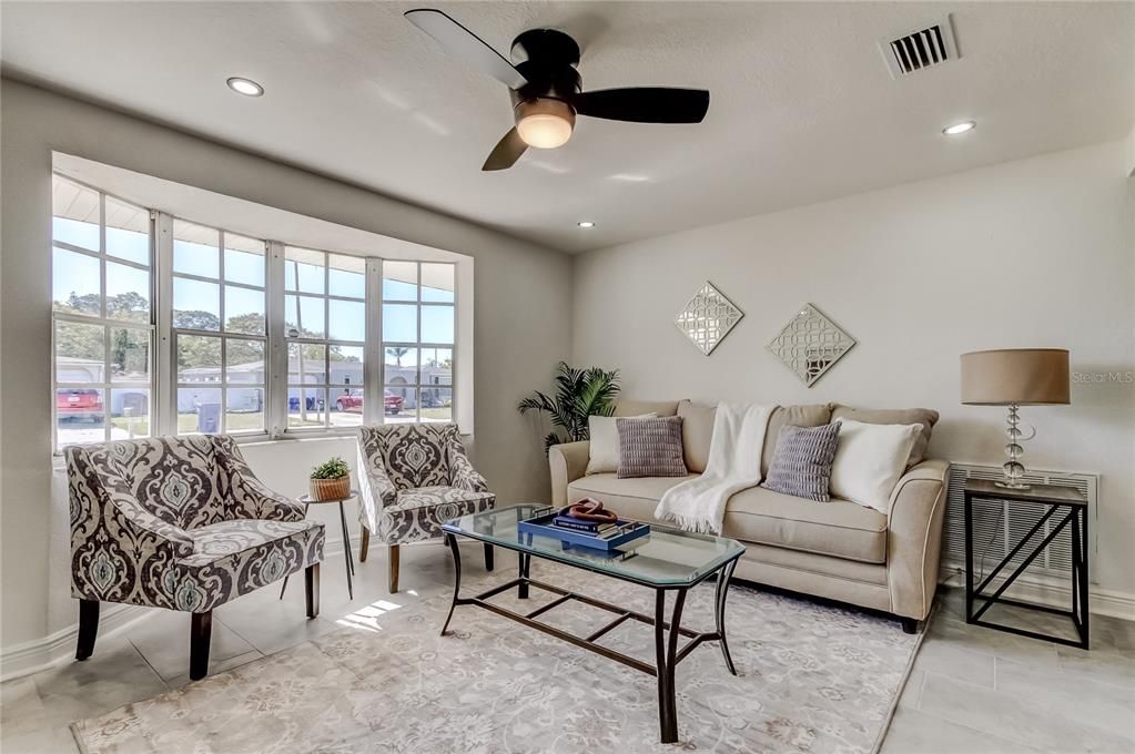 На продажу: $245,000 (3 спален, 2 ванн, 1134 Квадратных фут)