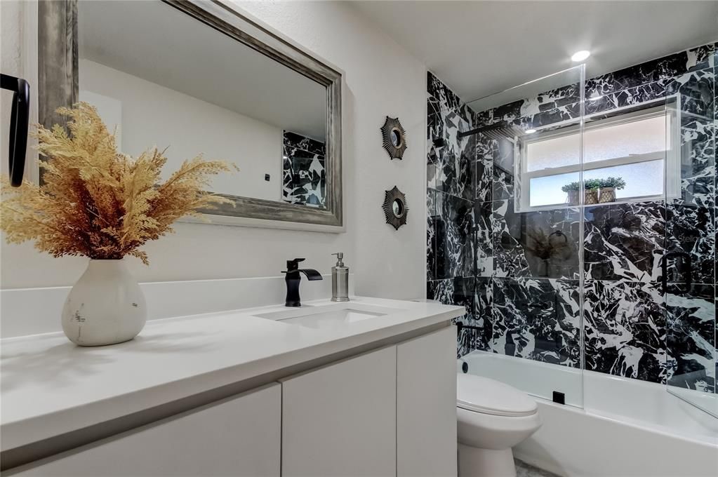 На продажу: $245,000 (3 спален, 2 ванн, 1134 Квадратных фут)