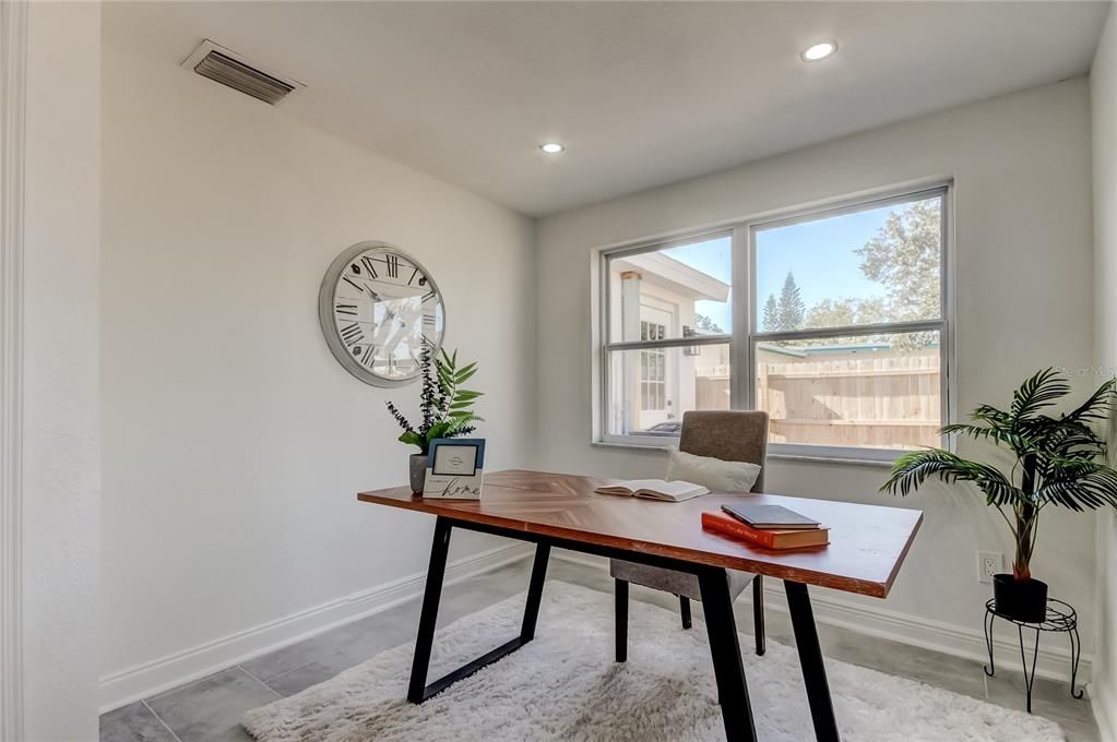 На продажу: $245,000 (3 спален, 2 ванн, 1134 Квадратных фут)