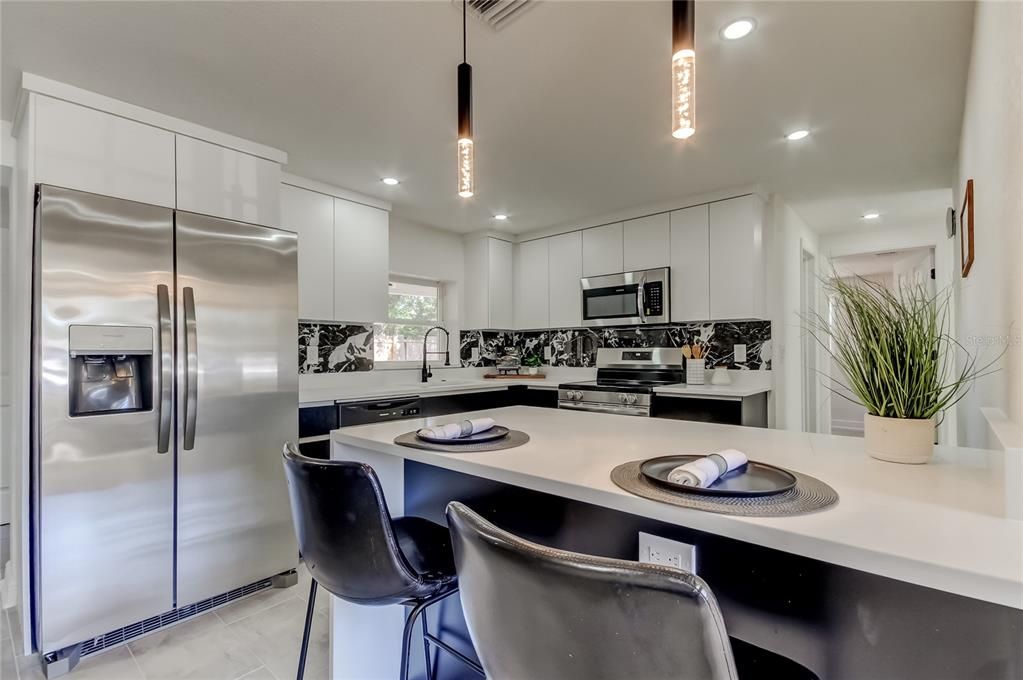 На продажу: $245,000 (3 спален, 2 ванн, 1134 Квадратных фут)