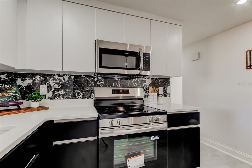 На продажу: $245,000 (3 спален, 2 ванн, 1134 Квадратных фут)