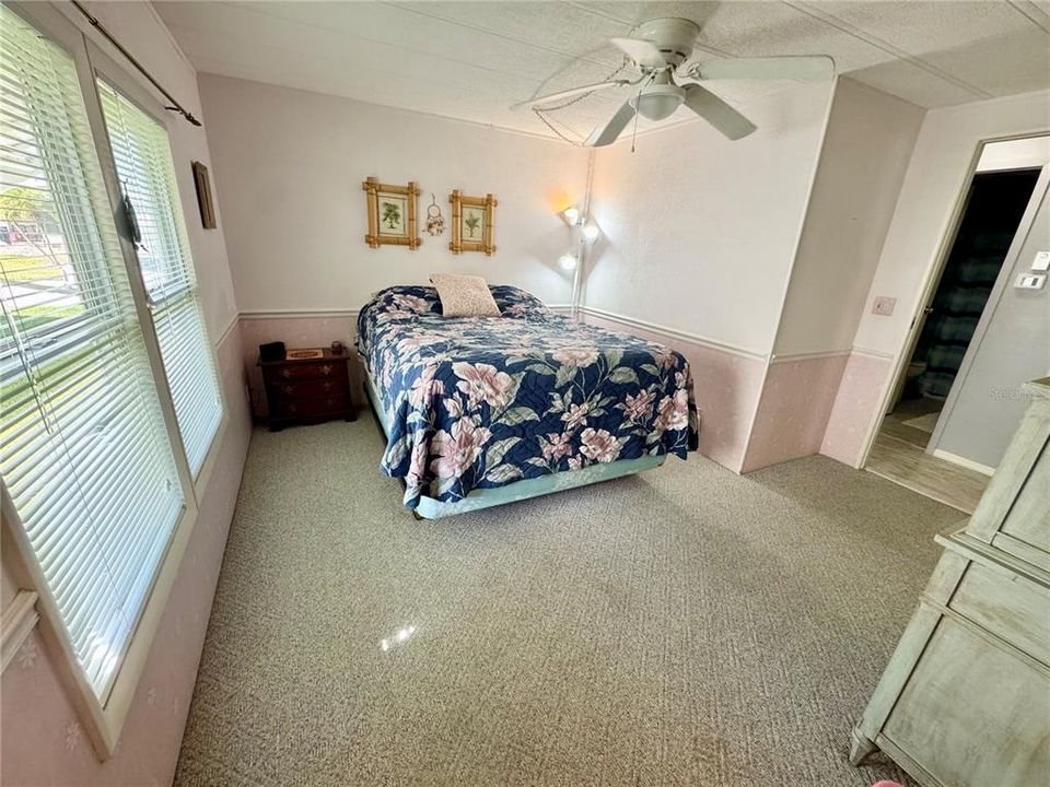 待售: $220,000 (2 贝兹, 2 浴室, 1468 平方英尺)