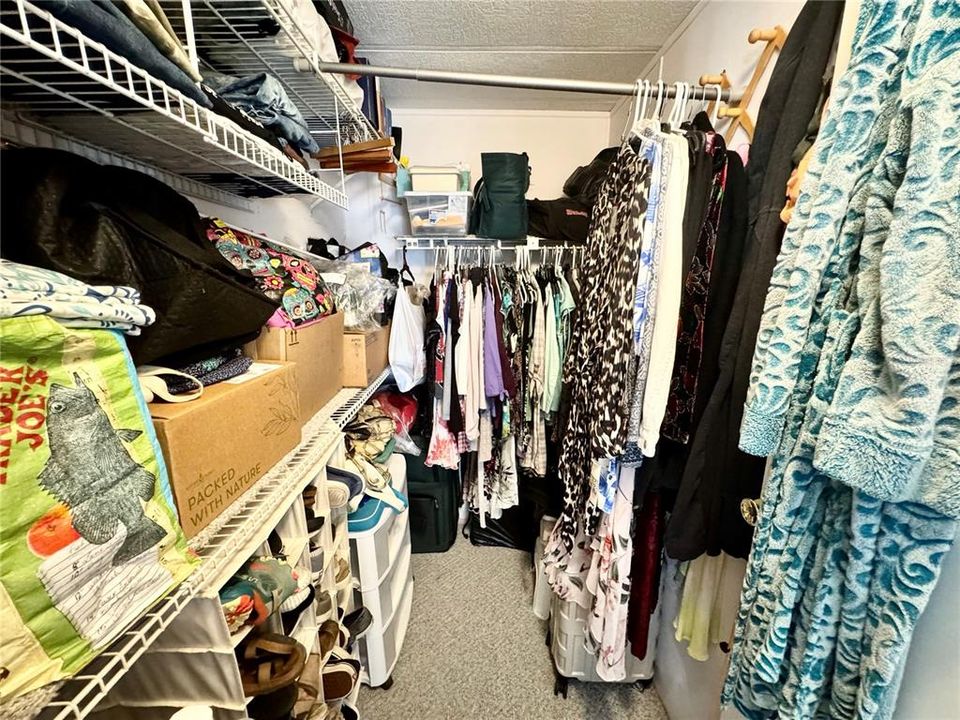 待售: $220,000 (2 贝兹, 2 浴室, 1468 平方英尺)