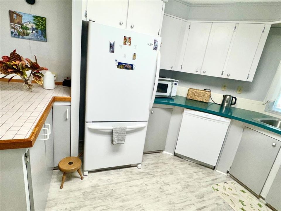 待售: $220,000 (2 贝兹, 2 浴室, 1468 平方英尺)