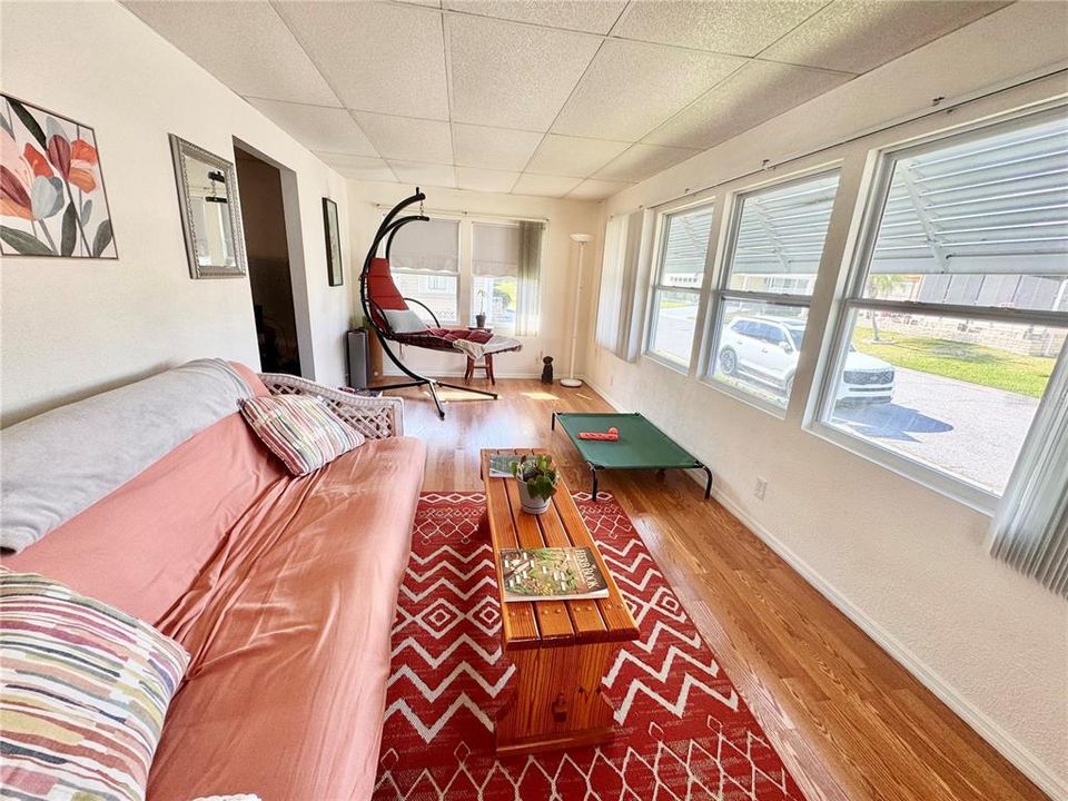 待售: $220,000 (2 贝兹, 2 浴室, 1468 平方英尺)