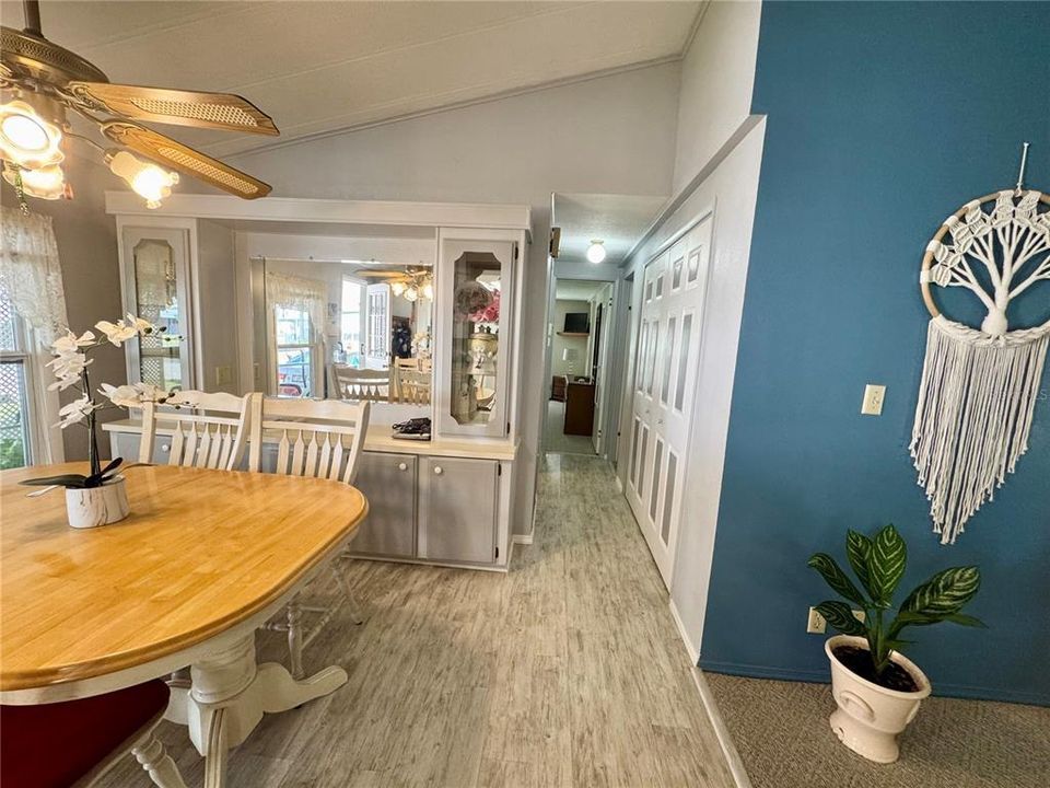 待售: $220,000 (2 贝兹, 2 浴室, 1468 平方英尺)