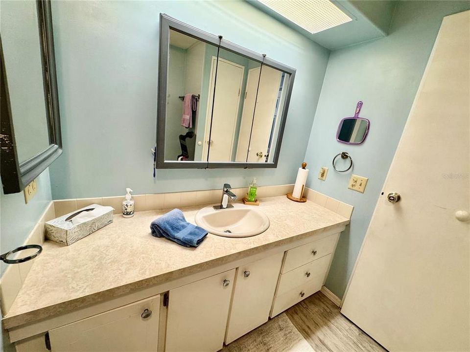 待售: $220,000 (2 贝兹, 2 浴室, 1468 平方英尺)