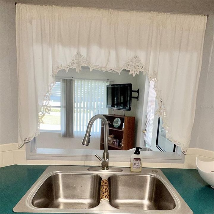 待售: $220,000 (2 贝兹, 2 浴室, 1468 平方英尺)