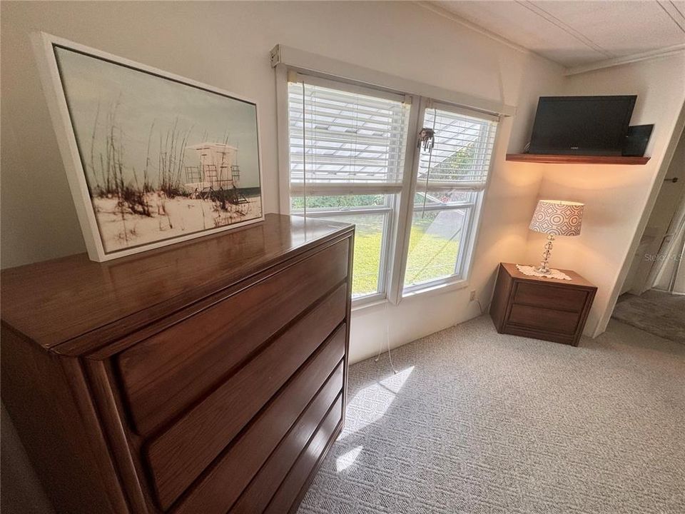 待售: $220,000 (2 贝兹, 2 浴室, 1468 平方英尺)