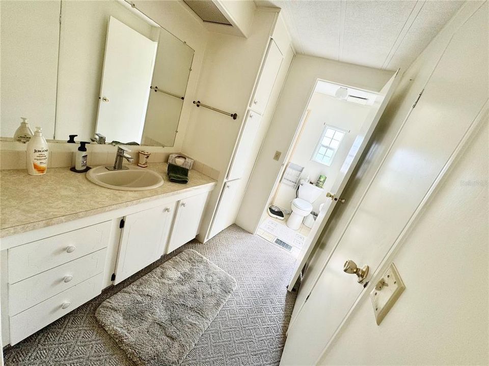 待售: $220,000 (2 贝兹, 2 浴室, 1468 平方英尺)