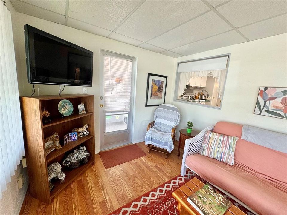 待售: $220,000 (2 贝兹, 2 浴室, 1468 平方英尺)