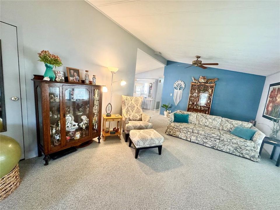 待售: $220,000 (2 贝兹, 2 浴室, 1468 平方英尺)