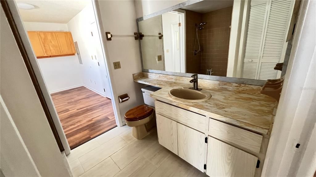 For Rent: $2,400 (2 beds, 2 baths, 1400 Square Feet)