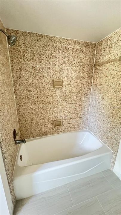 For Rent: $2,400 (2 beds, 2 baths, 1400 Square Feet)