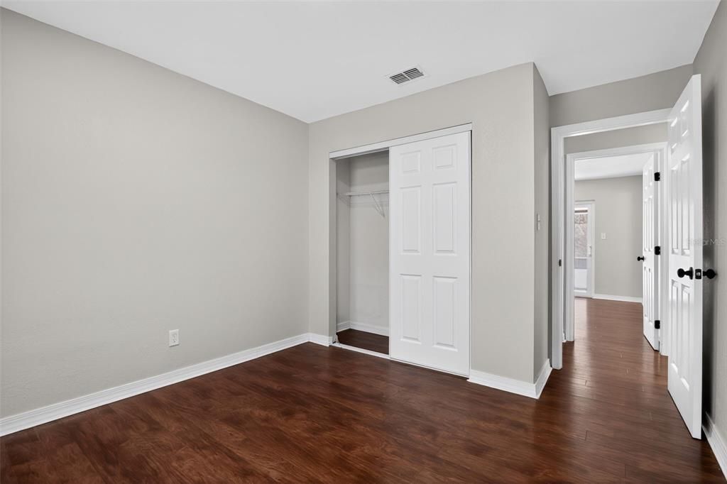 На продажу: $349,900 (3 спален, 2 ванн, 1260 Квадратных фут)