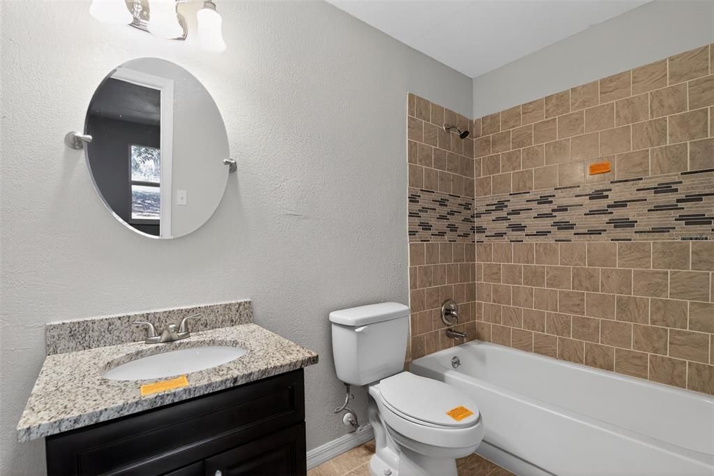 На продажу: $349,900 (3 спален, 2 ванн, 1260 Квадратных фут)