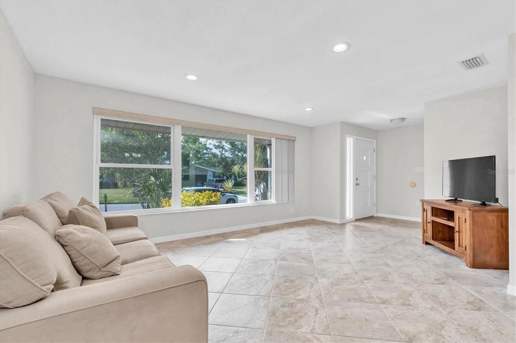 待售: $475,000 (2 贝兹, 2 浴室, 1500 平方英尺)