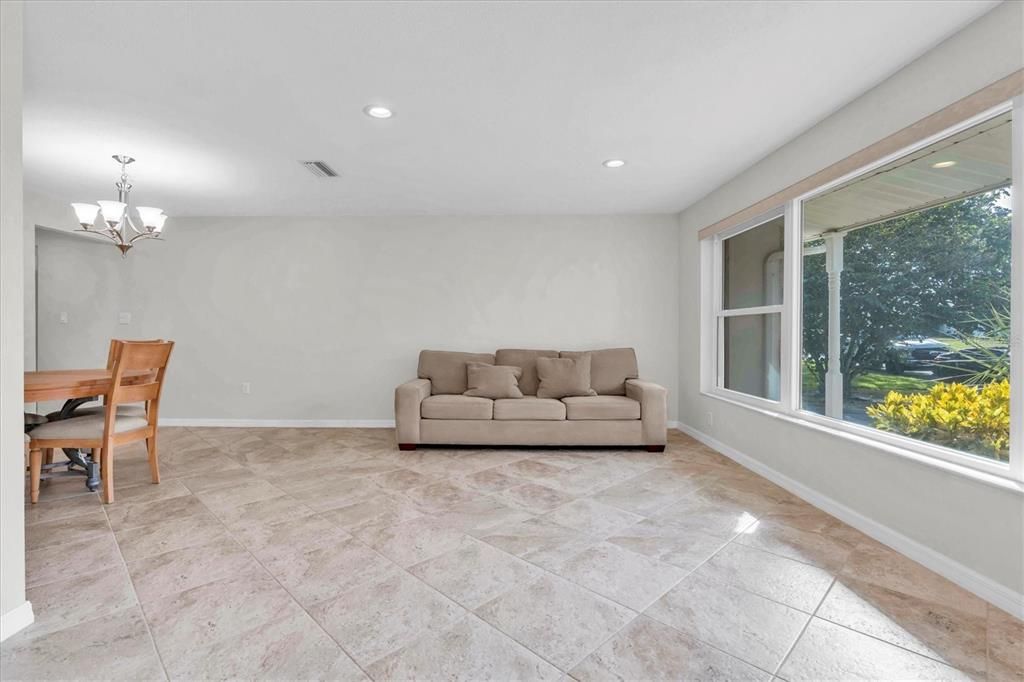 待售: $475,000 (2 贝兹, 2 浴室, 1500 平方英尺)