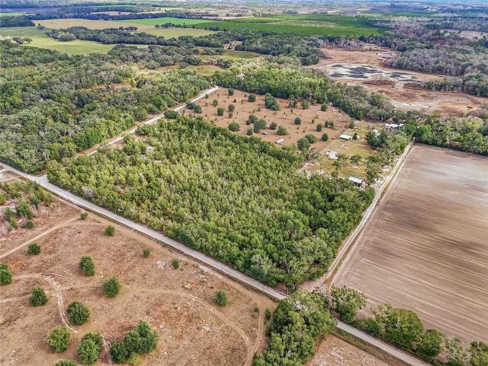 На продажу: $249,900 (27.25 acres)