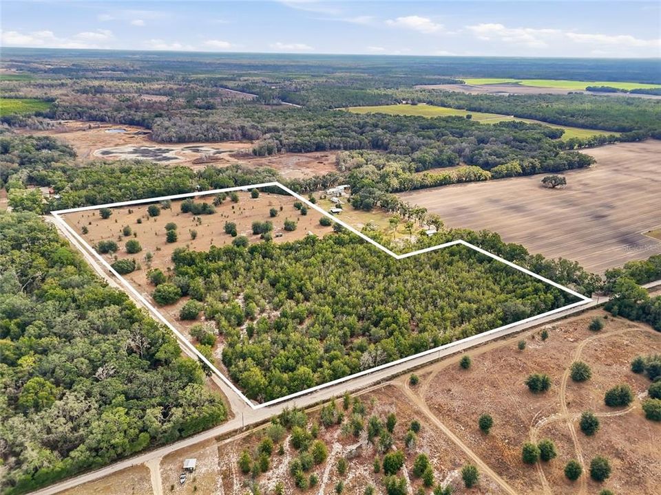 На продажу: $249,900 (27.25 acres)