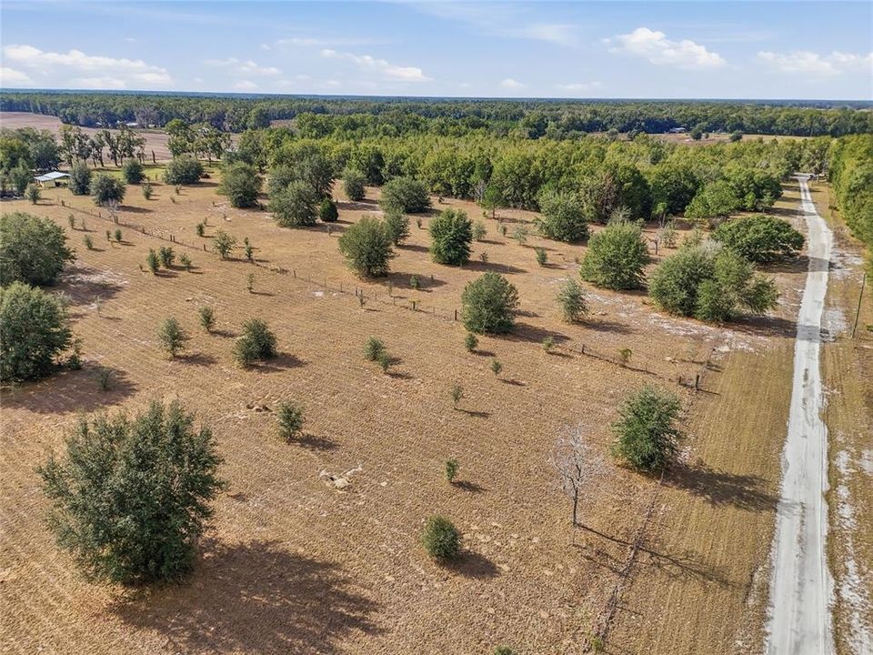 На продажу: $249,900 (27.25 acres)