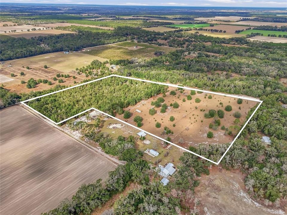 На продажу: $249,900 (27.25 acres)