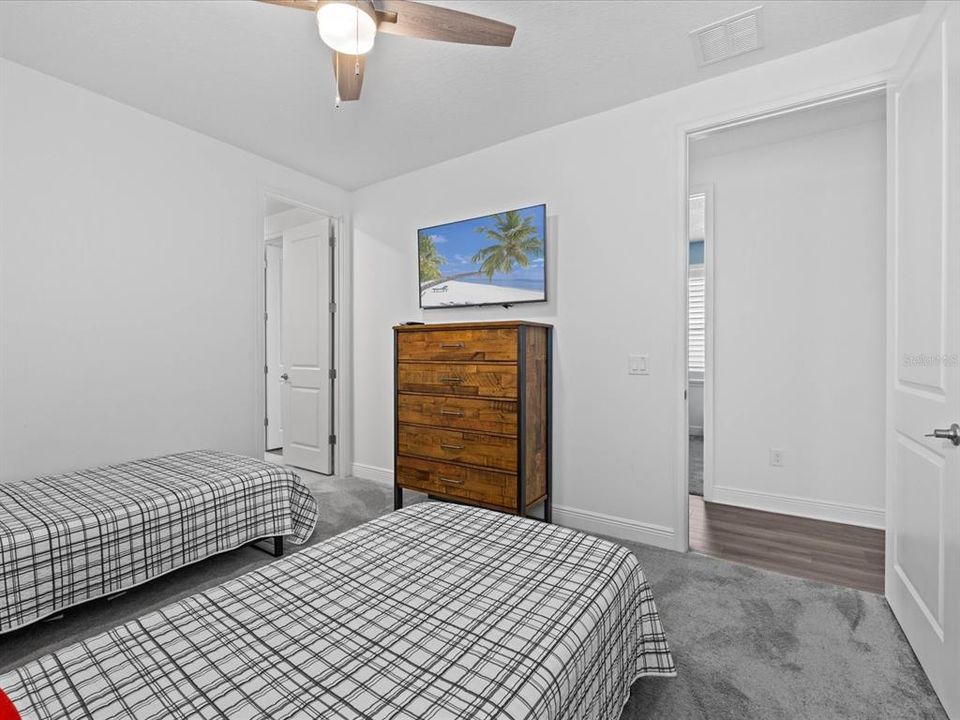 For Sale: $1,375,000 (6 beds, 5 baths, 3428 Square Feet)