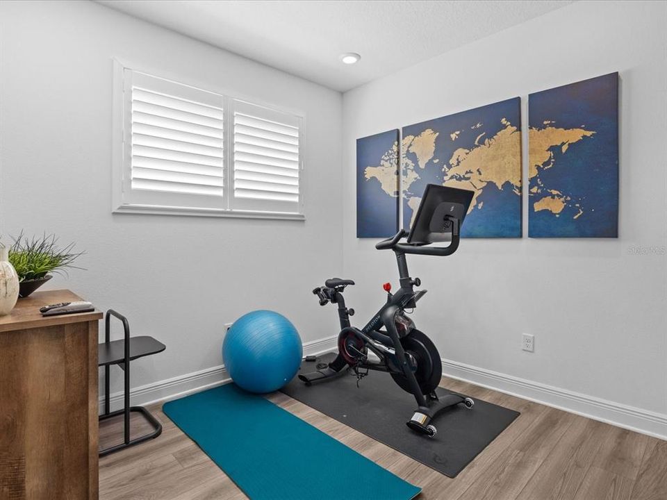 For Sale: $1,375,000 (6 beds, 5 baths, 3428 Square Feet)