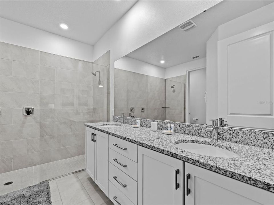 For Sale: $1,375,000 (6 beds, 5 baths, 3428 Square Feet)