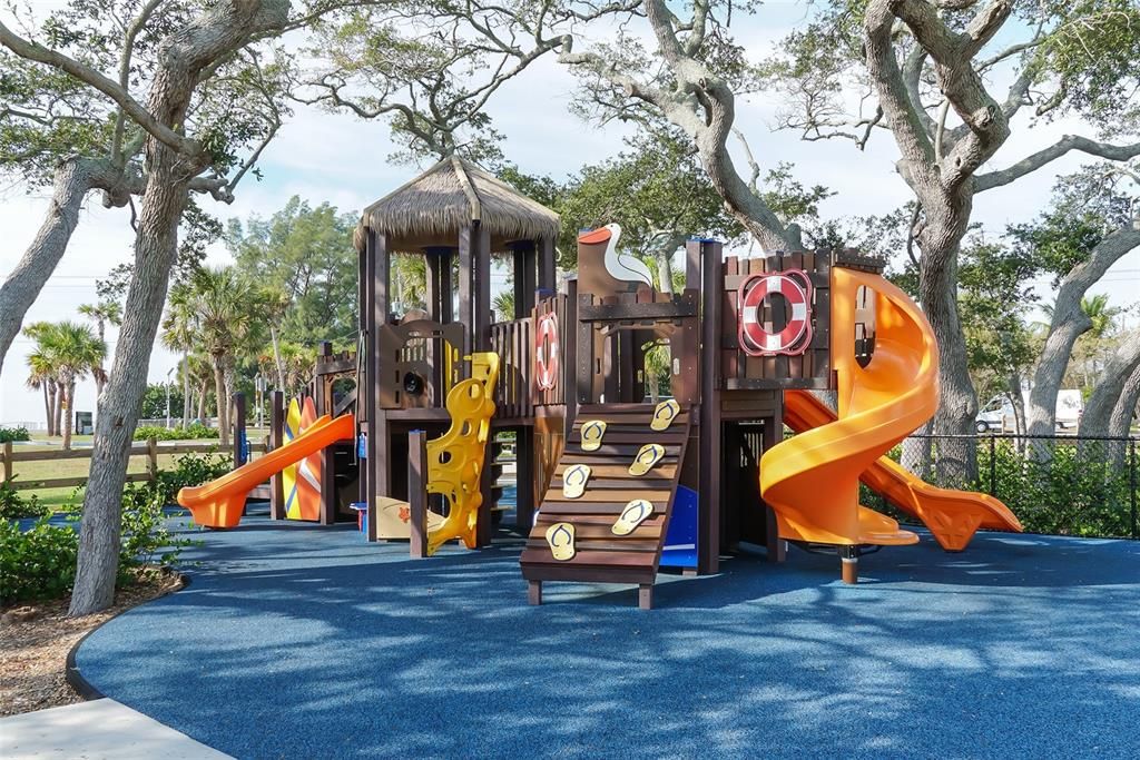 For Sale: $1,100,000 (0.23 acres)