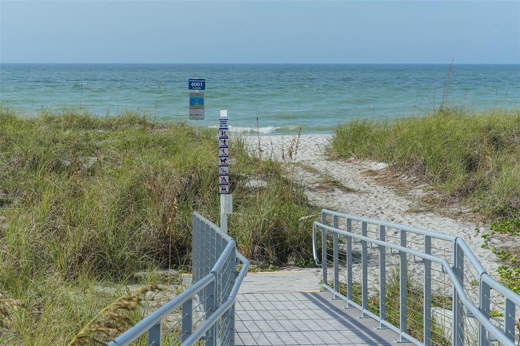 For Sale: $1,100,000 (0.23 acres)