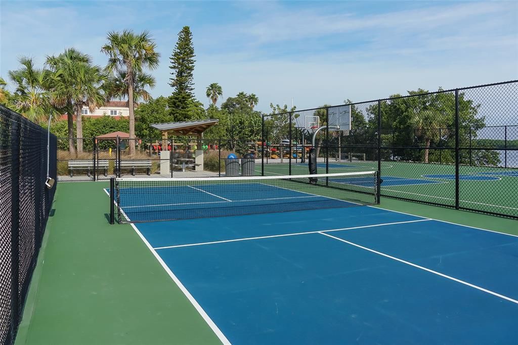 For Sale: $1,100,000 (0.23 acres)