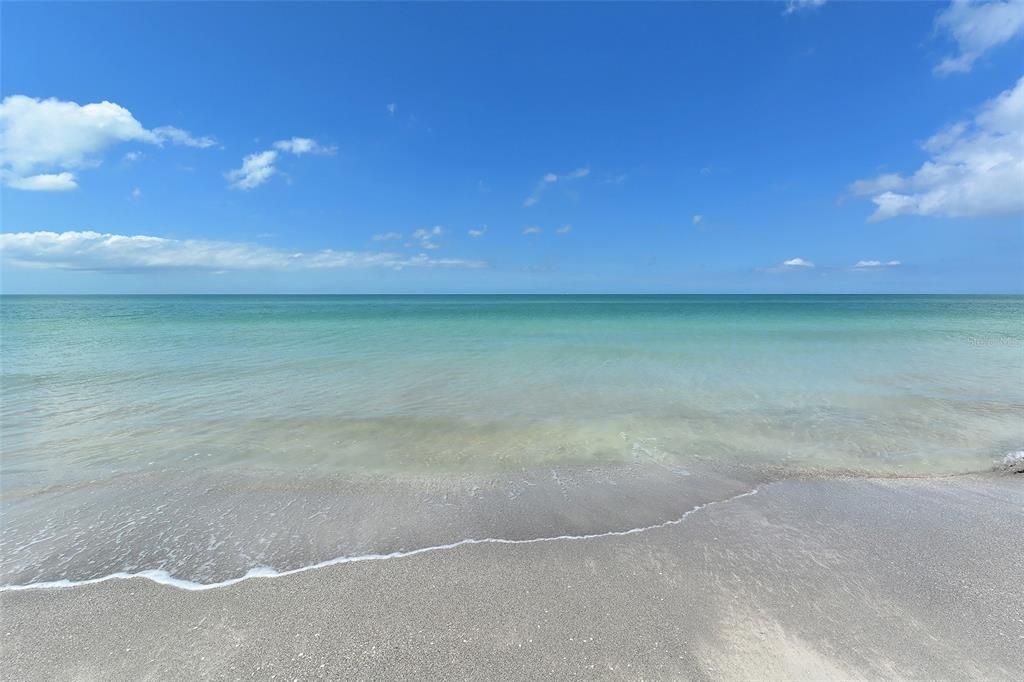 For Sale: $1,100,000 (0.23 acres)