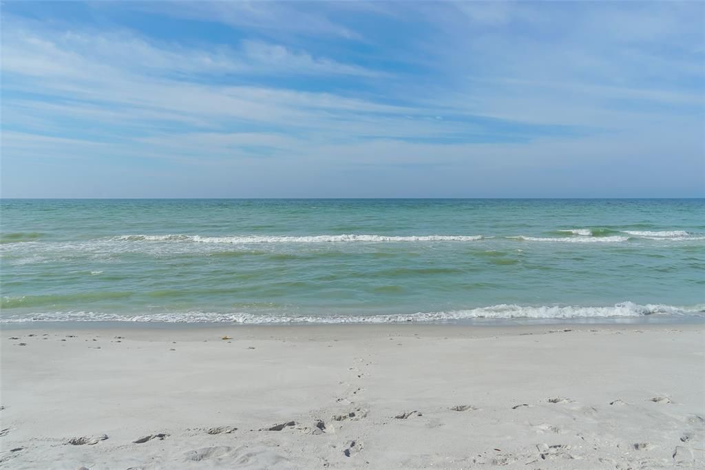 For Sale: $1,100,000 (0.23 acres)