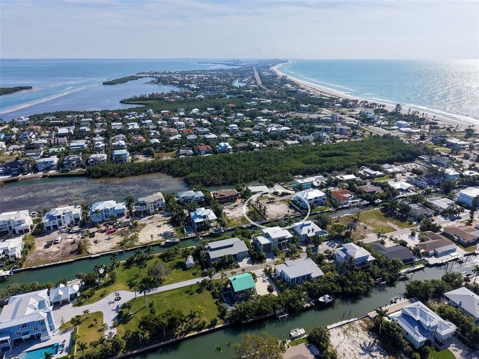 For Sale: $1,100,000 (0.23 acres)