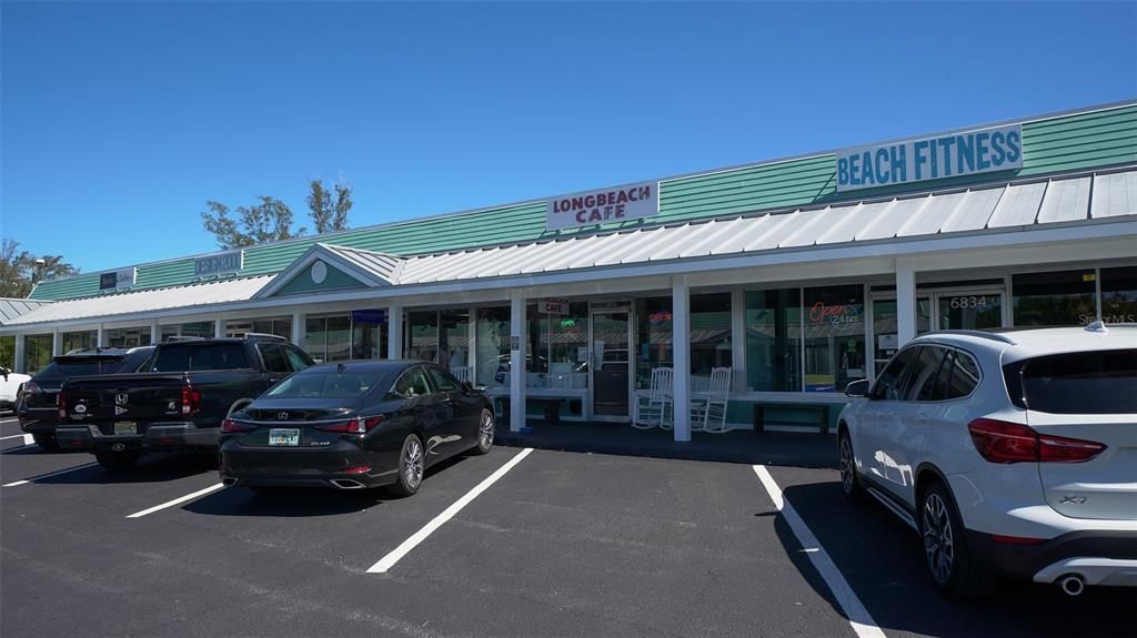 For Sale: $1,100,000 (0.23 acres)