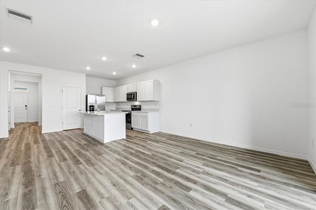 For Rent: $2,199 (3 beds, 2 baths, 1673 Square Feet)