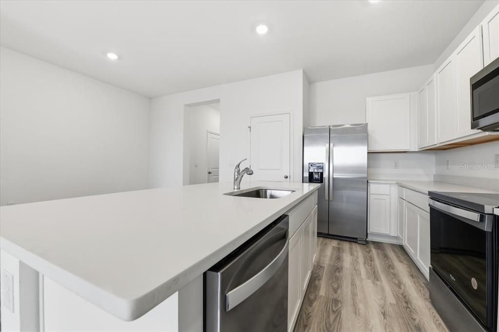 For Rent: $2,199 (3 beds, 2 baths, 1673 Square Feet)