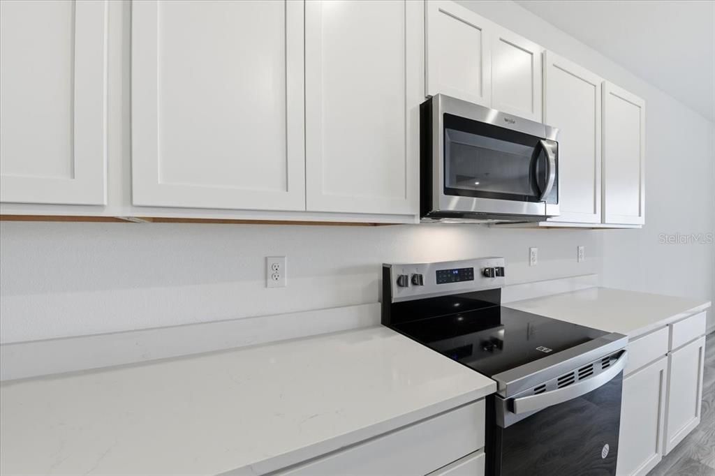 For Rent: $2,199 (3 beds, 2 baths, 1673 Square Feet)