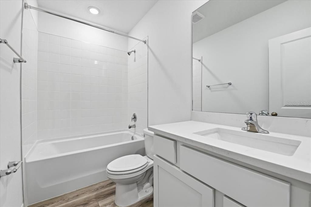 For Rent: $2,199 (3 beds, 2 baths, 1673 Square Feet)