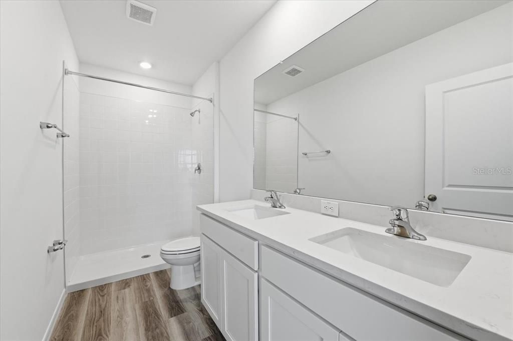 For Rent: $2,199 (3 beds, 2 baths, 1673 Square Feet)