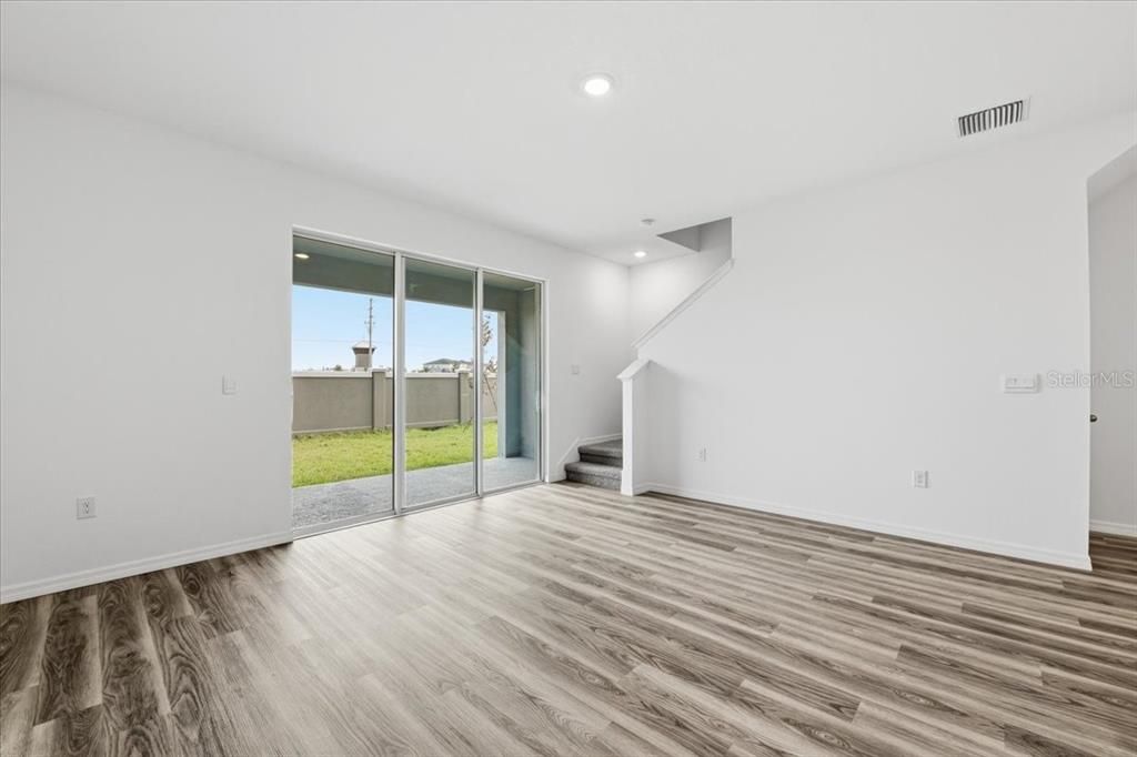 For Rent: $2,199 (3 beds, 2 baths, 1673 Square Feet)