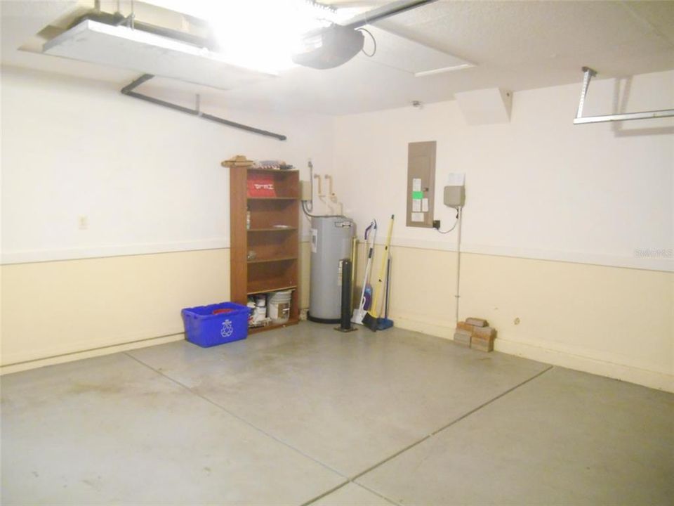 For Rent: $1,900 (3 beds, 2 baths, 1330 Square Feet)