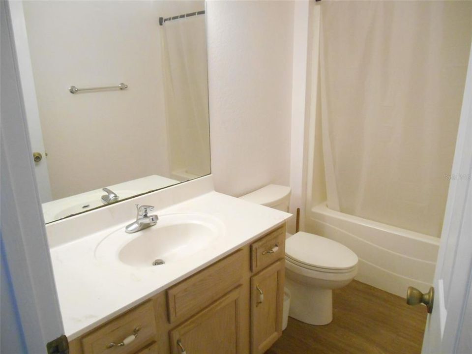 For Rent: $1,900 (3 beds, 2 baths, 1330 Square Feet)